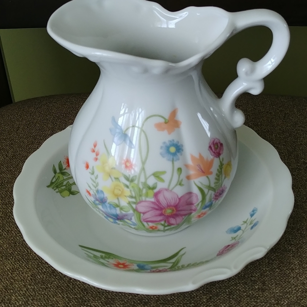LAST Chance Ceramic Pitcher with plate Made in Japan